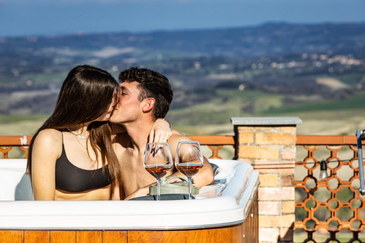 Agri Apartment La Terrazza La Ripadoro Chianni Eksteriør bilde